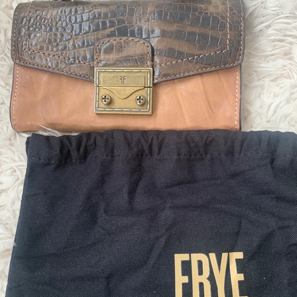 New Frye Ella Phone Crossbody Rare Find
